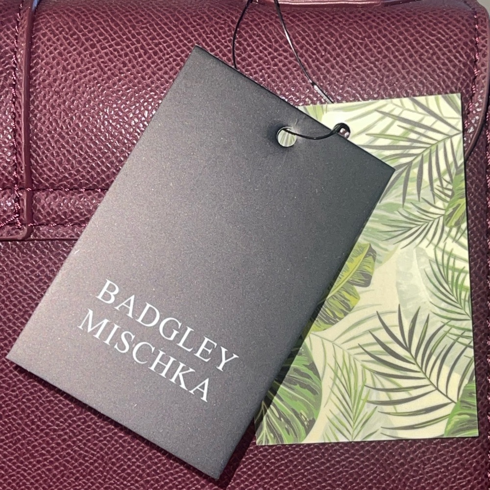 NWT-Badgley Mischka crossbody bag in Plumb. Letter lock, vegan leather - Picture 14 of 15